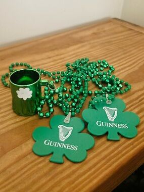 💥 Guinness & Mini Mug Shamrock Beaded Necklaces Set